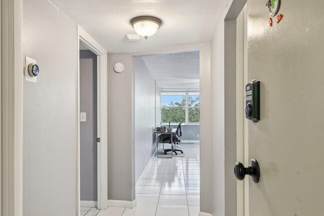 Photo - 6500 Cypress Rd Unidad 508