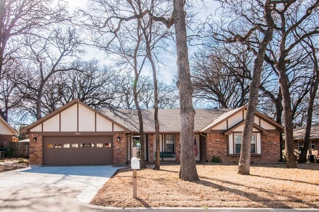 Building Photo - 2947 Southridge Dr Rental