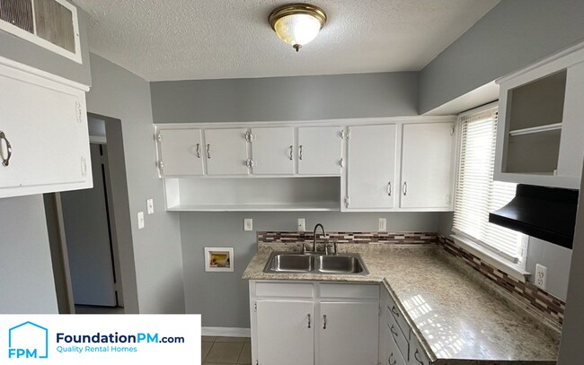 Photo - 4355 Melwood St