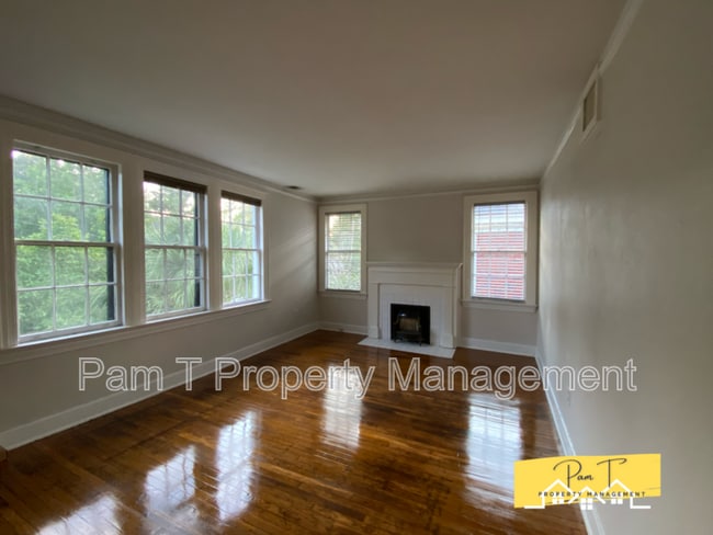 Photo - 740 E.45th St. #4 Unidad 4