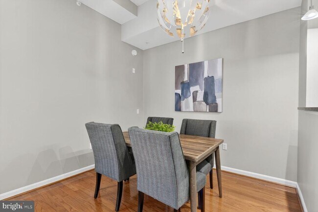 Photo - 1390 Kenyon St NW Unidad 813
