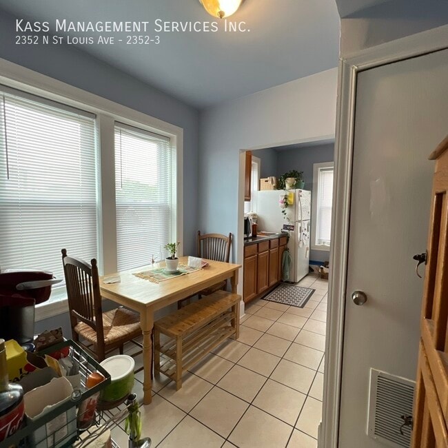 Photo - 2352 N St Louis Ave Unit 2352-3