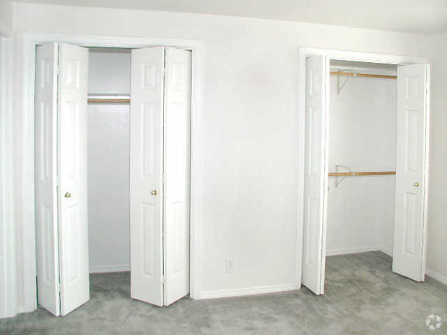 Second Bedroom - Creekside Arbour Apartments