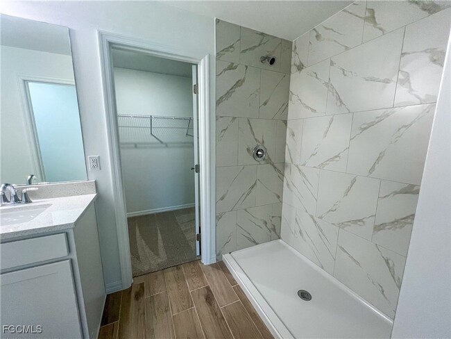 Building Photo - 2127 SW 12th Ave