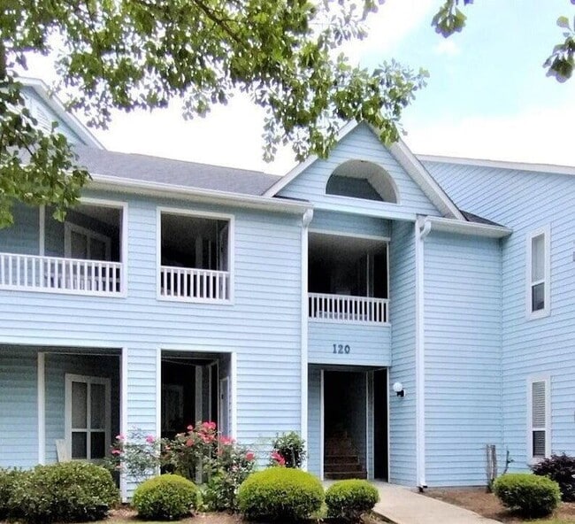 Building Photo - 120 Breezewood Dr