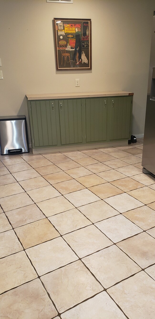 Photo - 94 Range End Manor