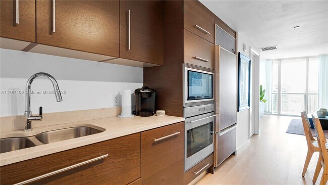 Photo - 485 Brickell Ave Unit 3911