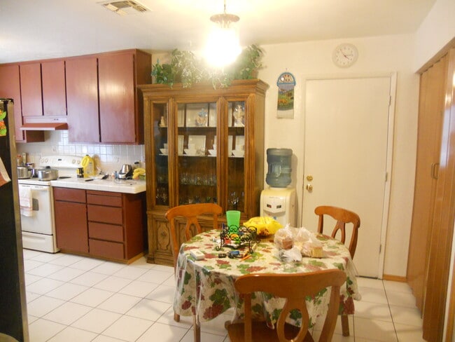 Photo - 449 Aztec Ln