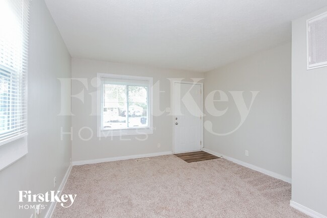 Photo - 4905 Barlow Dr