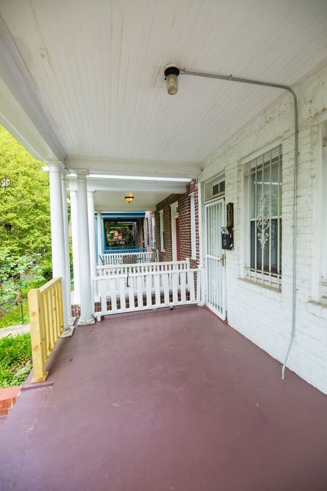 Photo - 2026/2027 JHU Off-Campus 5bd/3ba Charles Village w/ W/D & parking!.. Available 6/9/26