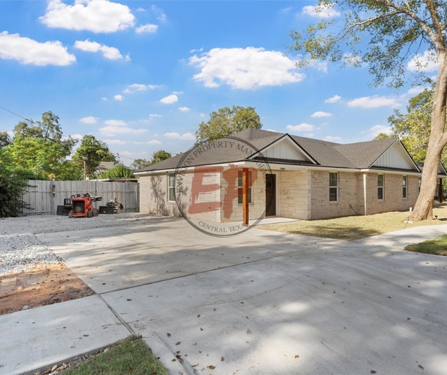 Photo - 1600 N 11th St