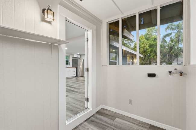 Photo - 903 Vine Ave