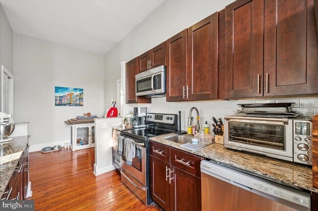 Photo - 265 S 22nd St Unit 3F