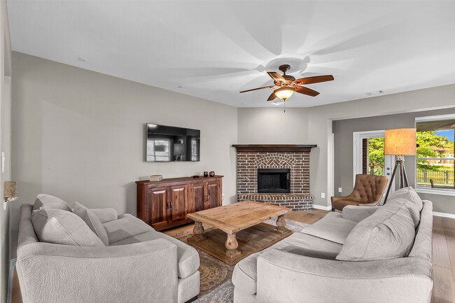 Building Photo - 203 Oarwood Pl