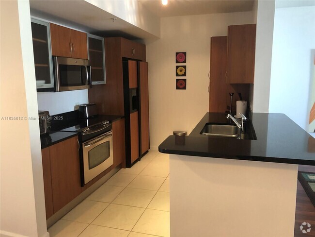 Building Photo - 2775 NE 187th St Unit 519 Rental