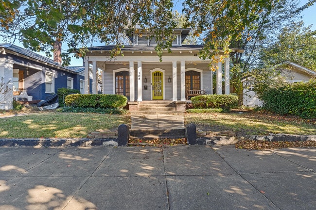 Building Photo - 108 4th St