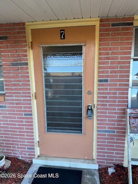 Building Photo - 2095 Pineapple Ave Unit 7