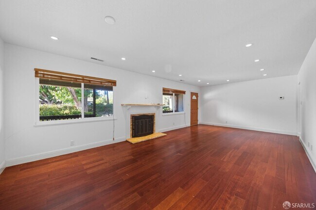 Photo - 2061 Ahneita Dr