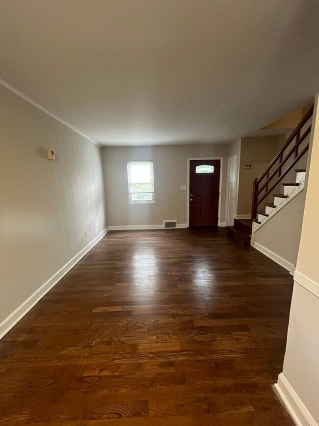 Photo - 409 Laverne Ave