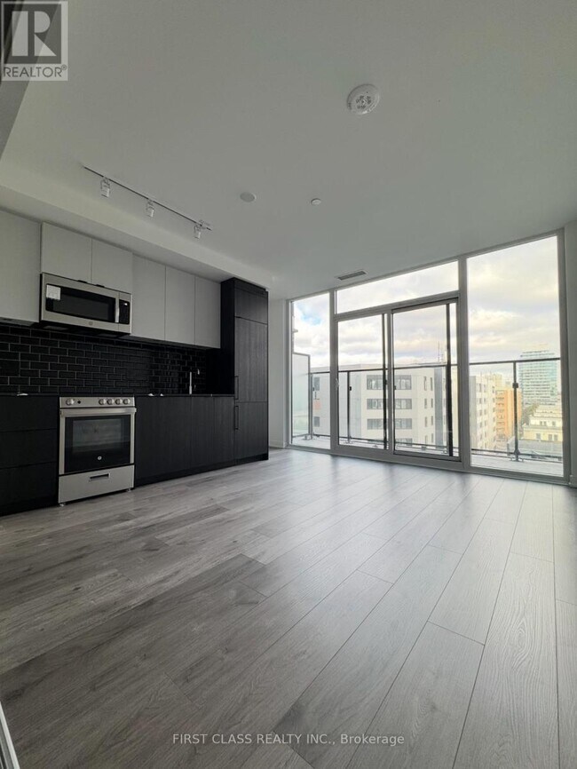 Photo - 285 Dufferin St Unit 504