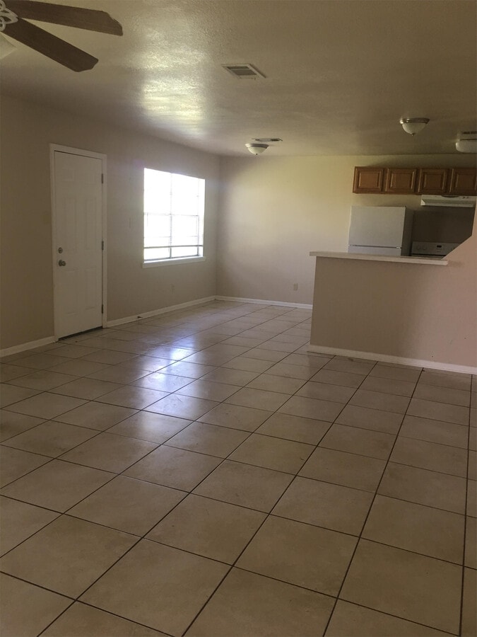 Photo - 19 Parkland Cir