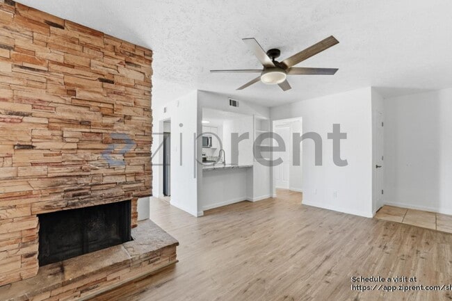 Photo - 1620 N Wilmot Rd