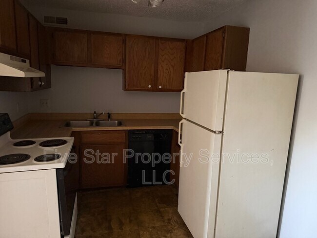 Photo - 2070 W Washington St Unidad Apt 9