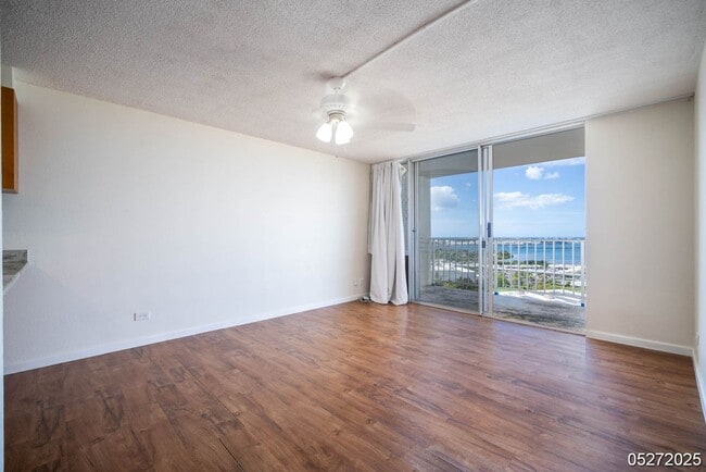 Photo - $2,350 / 1br - 552ft2 - Modern Comfort & Convenience 1BR/1BA/1PKG unit in Lele Pono Condo (Aiea)