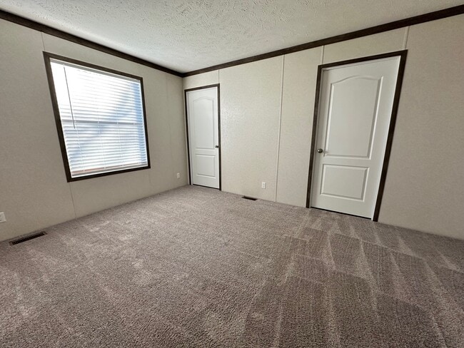 Photo - 642 Oregon St