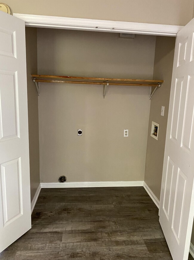 Photo - 1001 Caroline Dr