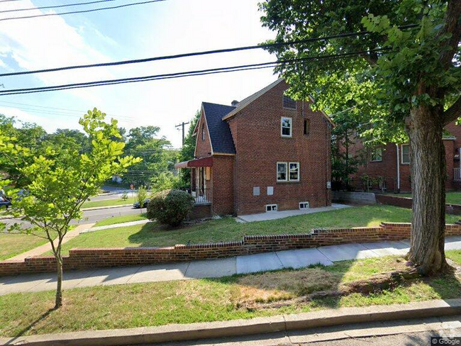 Building Photo - 5074 Central Ave SE Rental