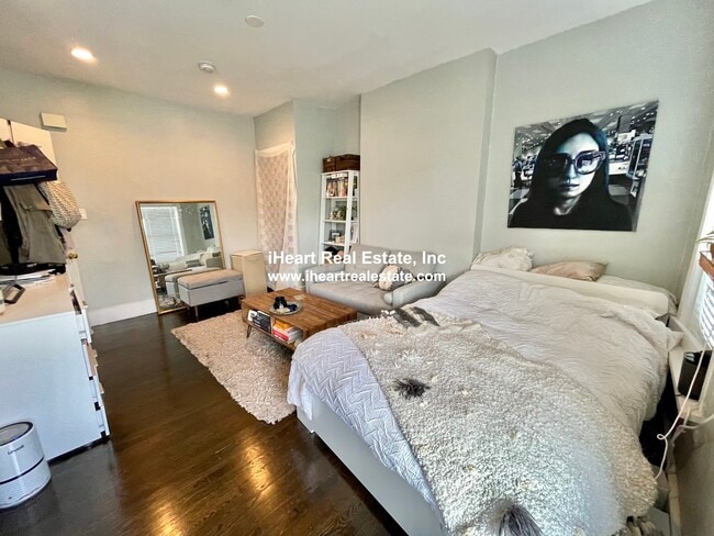 Photo - 57 Dwight St Unidad 2