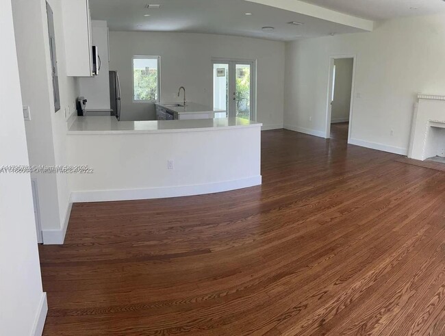 Photo - 2250 SW 21st St Casa