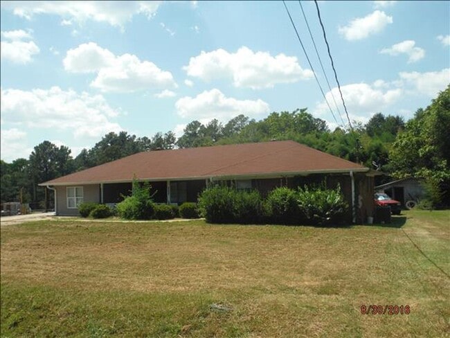 Photo - 105 Knoxville Rd House