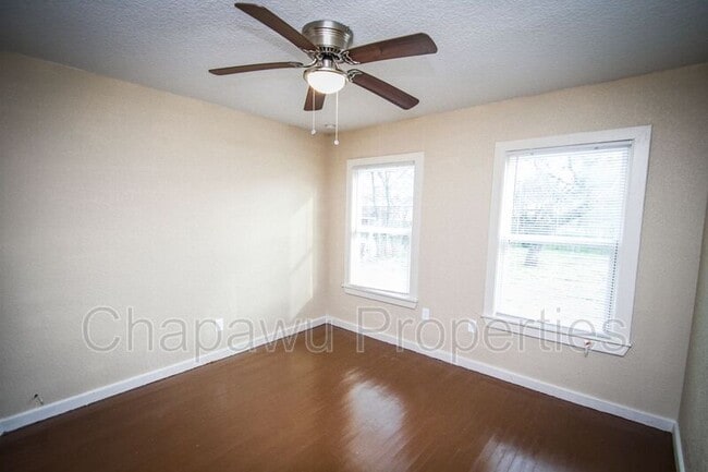 Photo - 934 Poinsettia St Casa