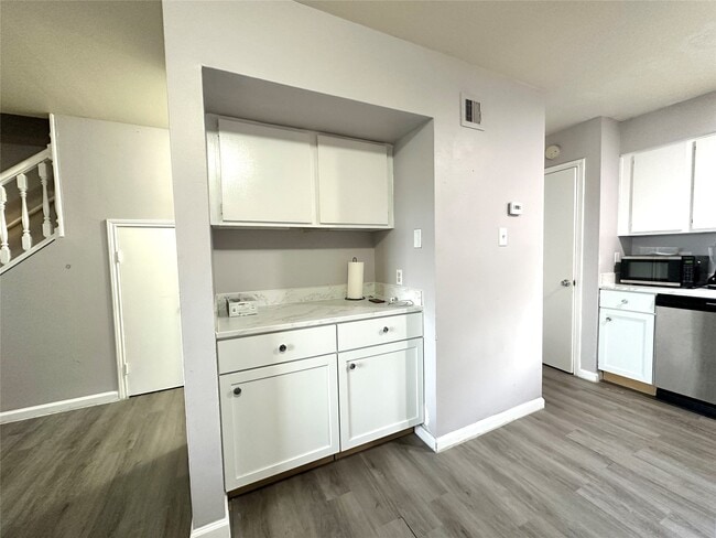 4111 Lark Ln