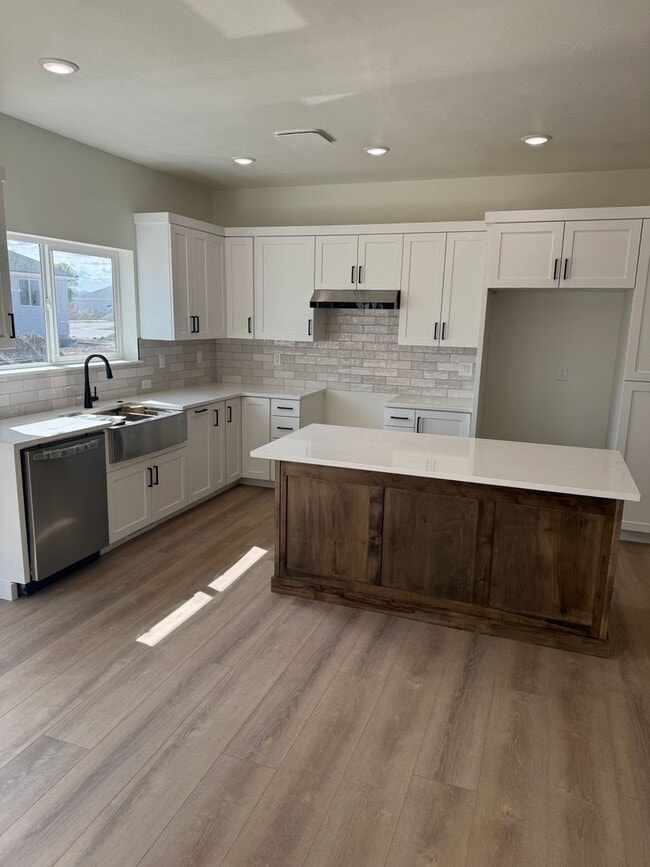 Photo - TWIN HOME FOR RENT IN SUGAR CITY - 3 BEDROOMS 2 FULL BATHROOMS