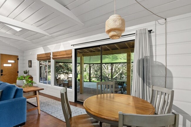 Photo - 1596 Ronne Dr