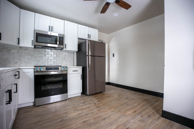 Building Photo - 111 E Garwood Ave Unit B