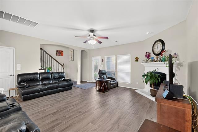 Photo - 525 Rustic Oak Ln