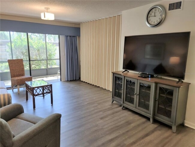 650 Bird Bay Dr E Unit 105