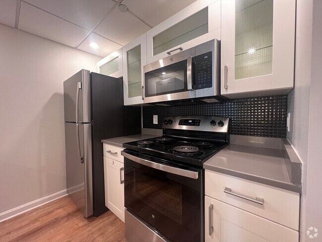 Building Photo - 1008 Massachusetts Ave Unit 409 Rental