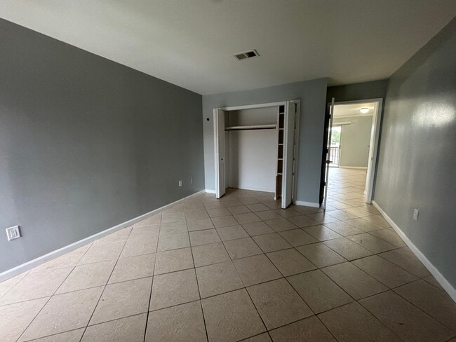 Photo - 406 Marshall Ct Unit 5