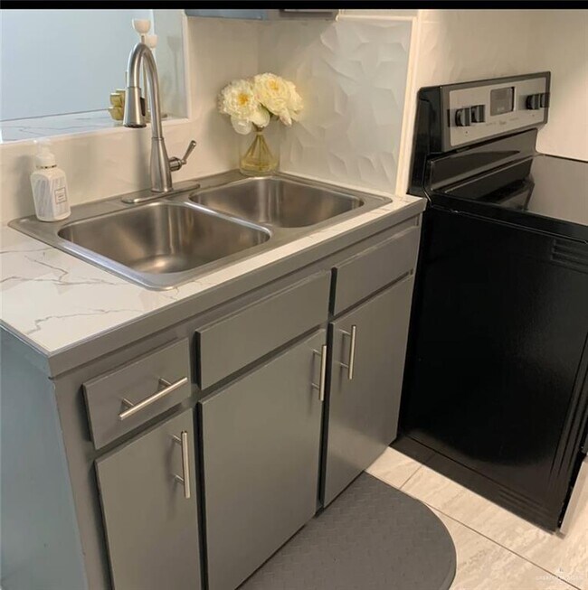 Photo - 16 Broadway St