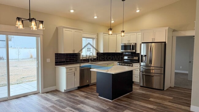 Photo - Spacious 4 Bedroom, 2 Bath Home in South Hill Subdivision – Burley, ID