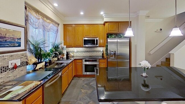 1042 Chalcedony Terrace