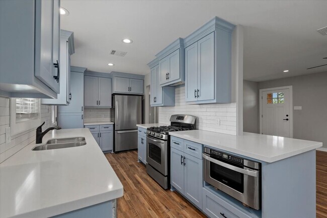 Photo - 28792 Waller Gladish Rd