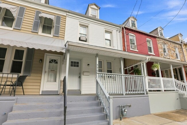 Photo - 550 Dauphin St