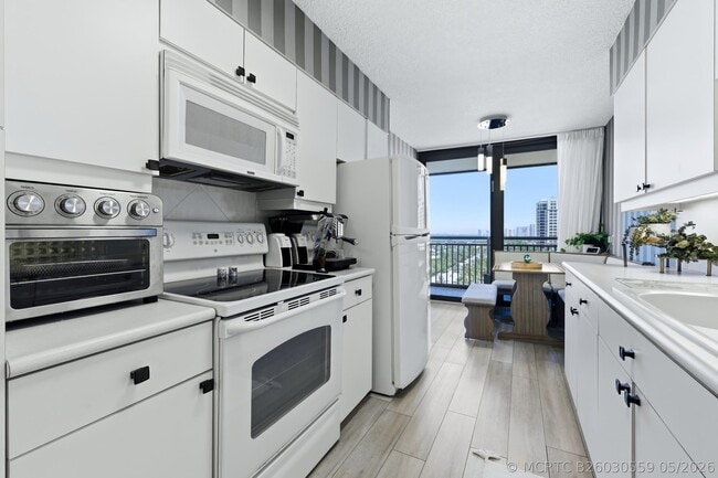 3400 N Ocean Dr Unit 1207