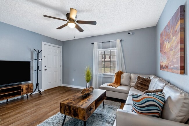 Photo - Silver Lake Apartments